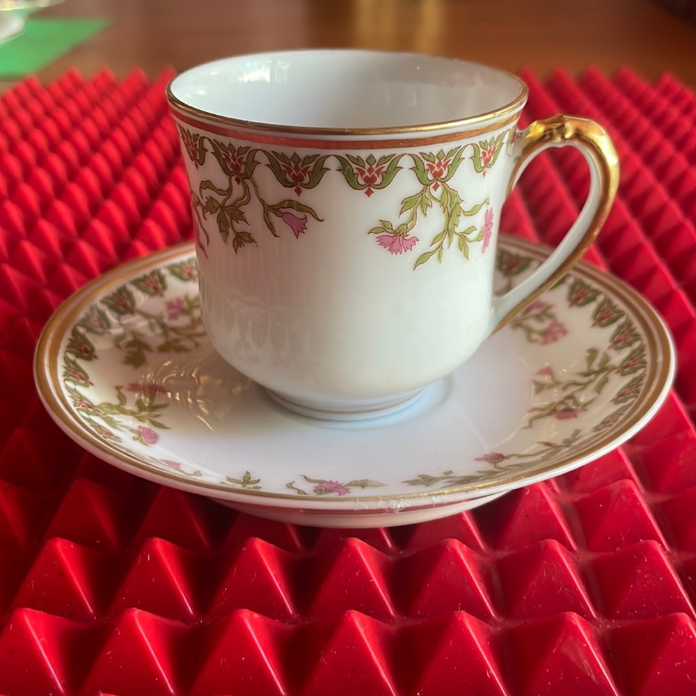 BEAUTIFUL ANTIQUE HAVILAND LIMOGES DEMITASSE TEACUP AND SAUCER